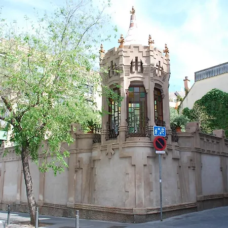 Love hotel Casita Amarilla Barcelona