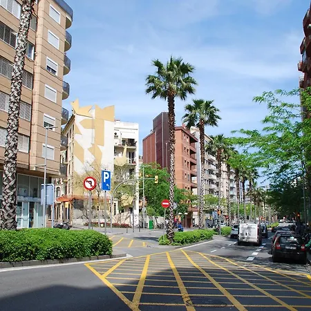 Casita Amarilla Love hotel Barcelona
