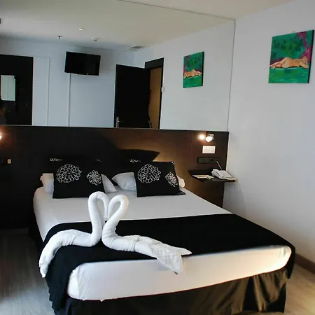 Love hotel Casita Amarilla Barcelona